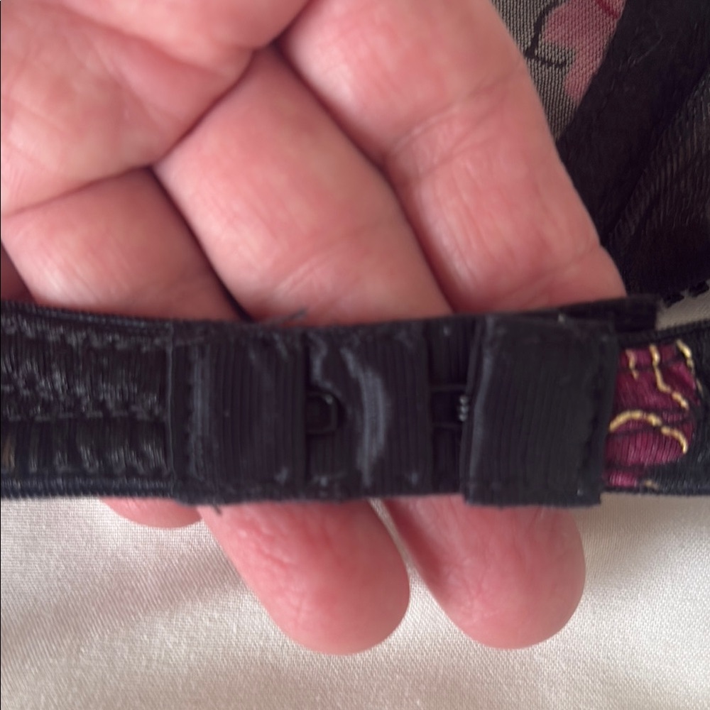 Secret Treasures Black and Burgundy Floral Bra Set - Picture 12 of 14